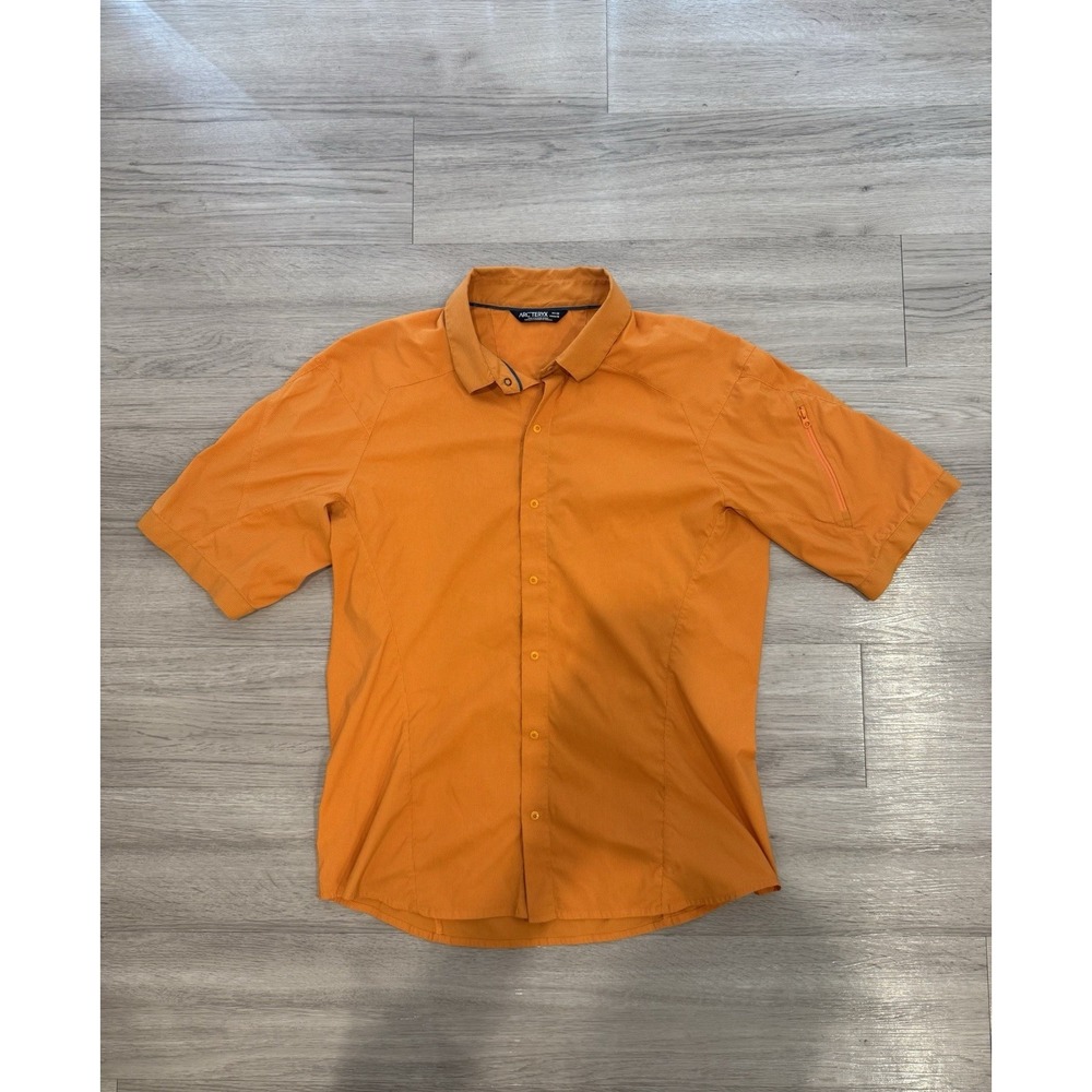arcteryx Short Sleeve Orange Men's Medium Button Down Zip Pocket